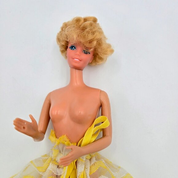 1978 Pretty Changes Barbie Doll Some Original Clothes Yellow 2598 Mattel Read - Picture 16 of 16